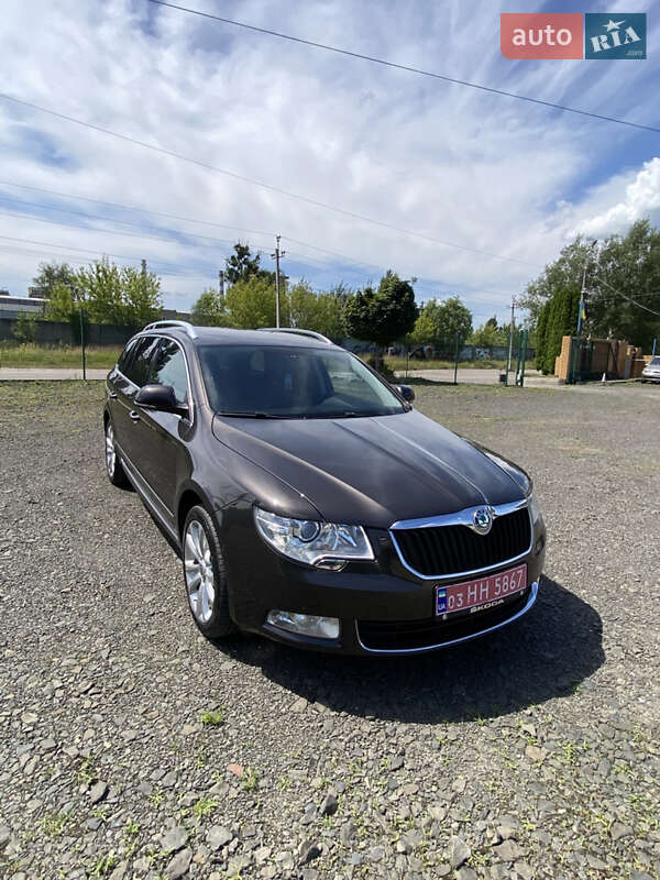 Універсал Skoda Superb 2011 в Рівному