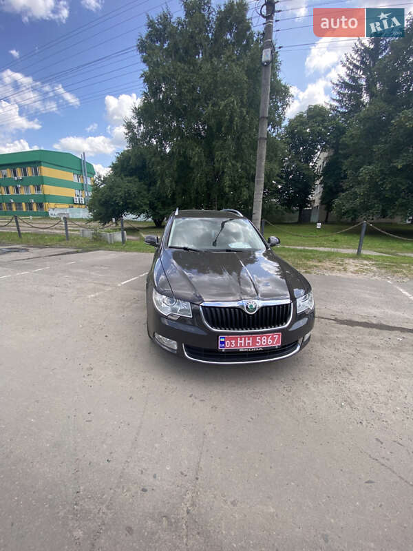 Універсал Skoda Superb 2011 в Рівному