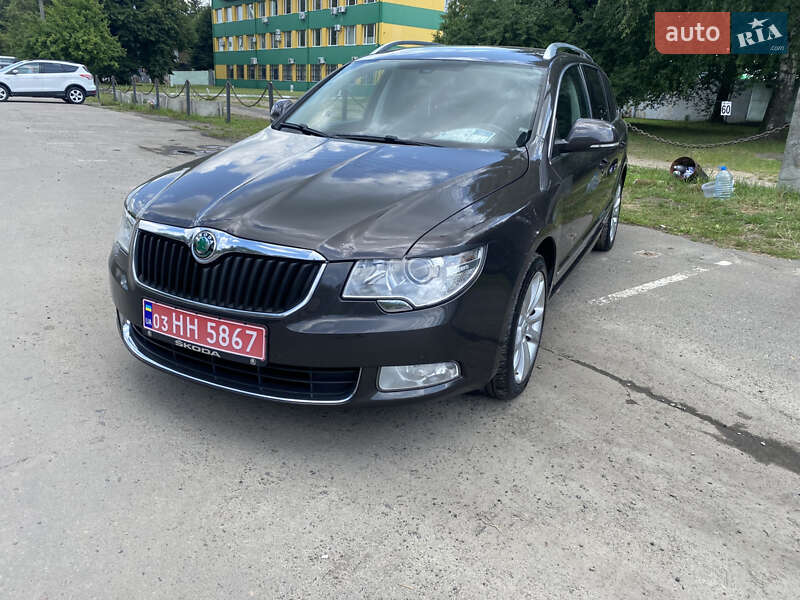 Універсал Skoda Superb 2011 в Рівному