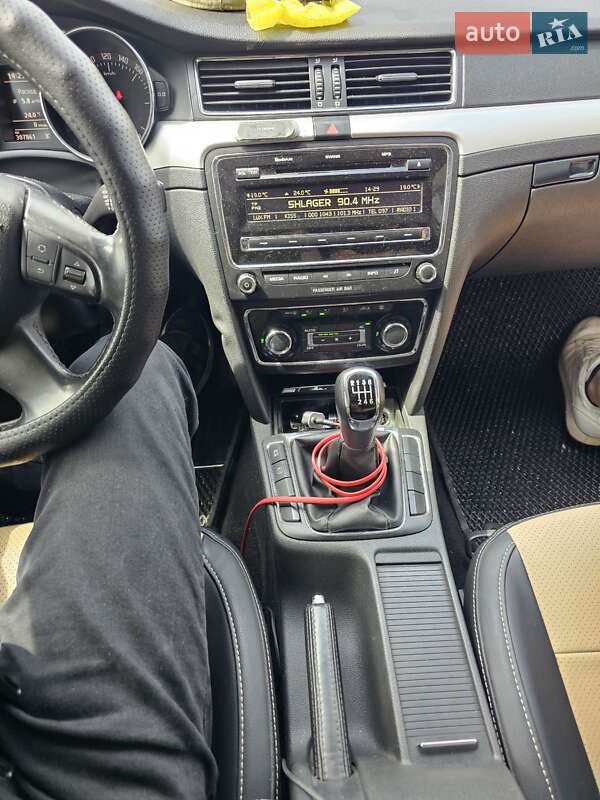 Лифтбек Skoda Superb 2010 в Львове