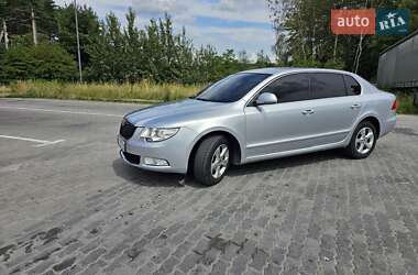 Лифтбек Skoda Superb 2010 в 