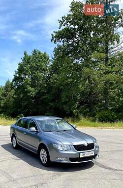 Лифтбек Skoda Superb 2012 в 