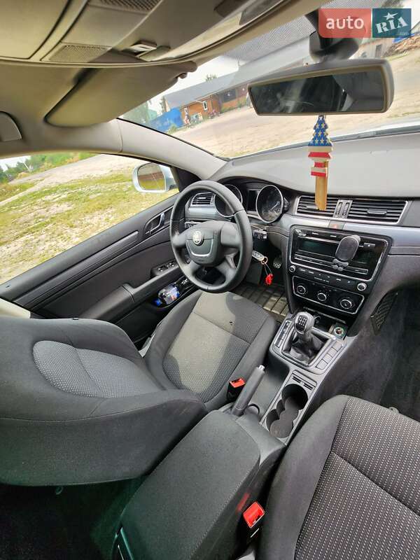 Универсал Skoda Superb 2010 в Луцке