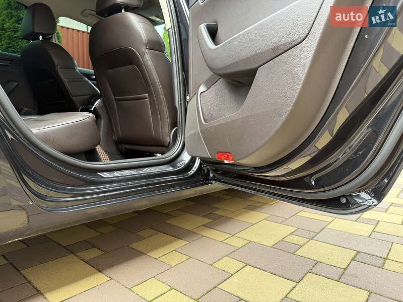 Універсал Skoda Superb 2016 в Луцьку
