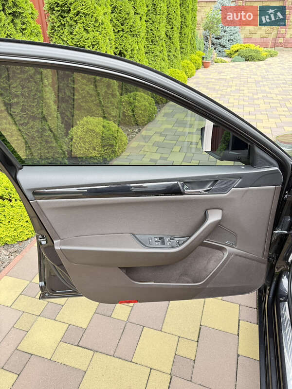 Універсал Skoda Superb 2016 в Луцьку