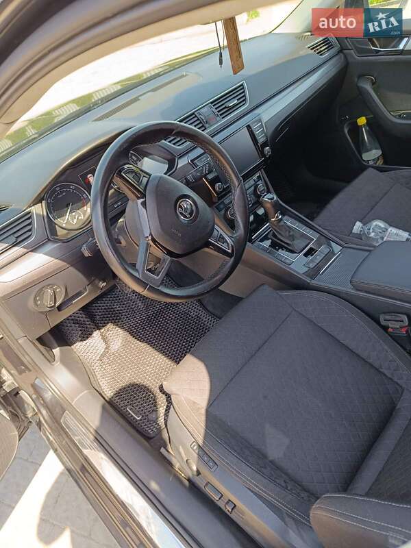 Універсал Skoda Superb 2016 в Івано-Франківську