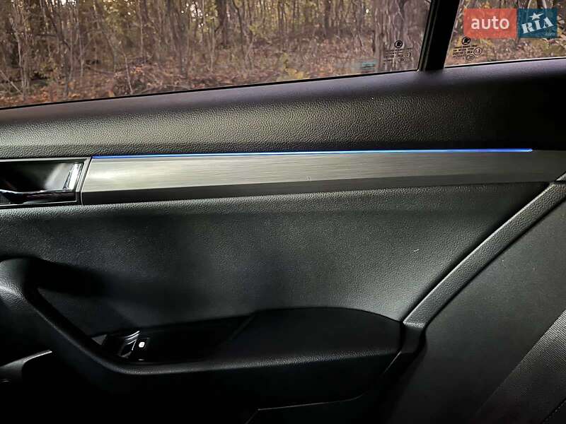 Універсал Skoda Superb 2016 в Івано-Франківську