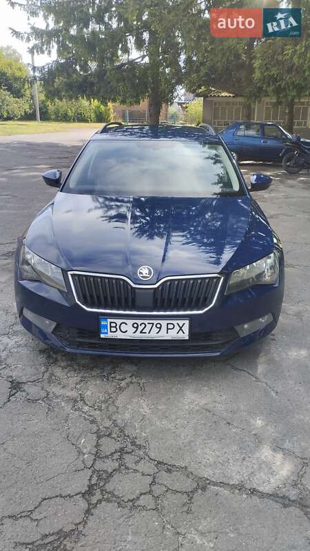 Универсал Skoda Superb 2016 в Радехове
