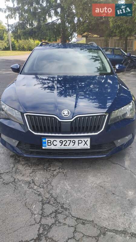 Универсал Skoda Superb 2016 в Радехове