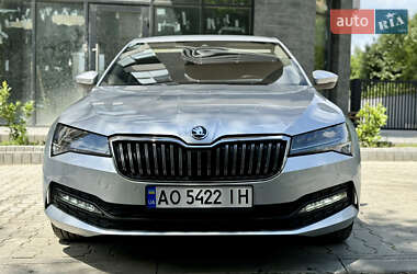 Лифтбек Skoda Superb 2022 в 