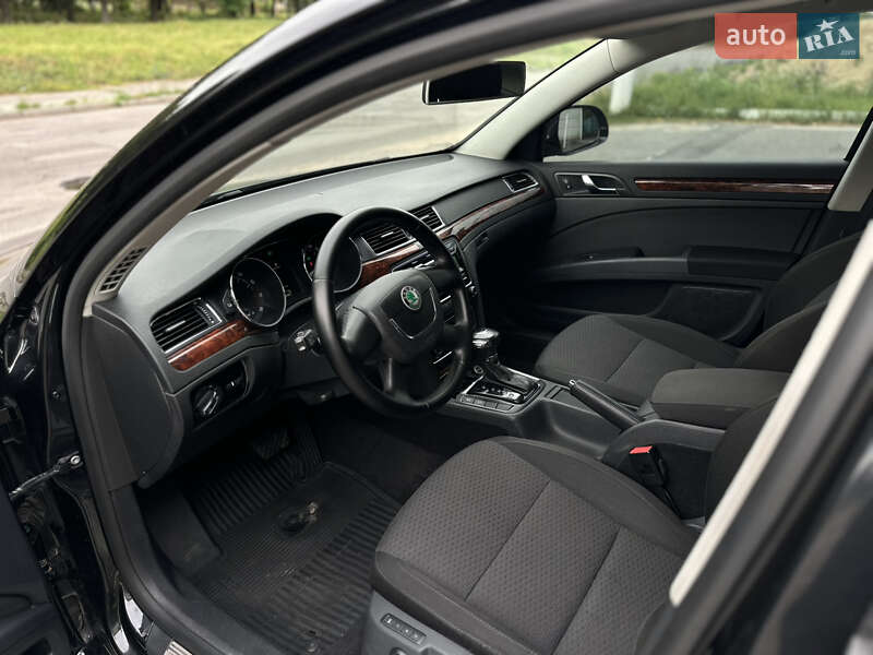 Лифтбек Skoda Superb 2011 в Василькове