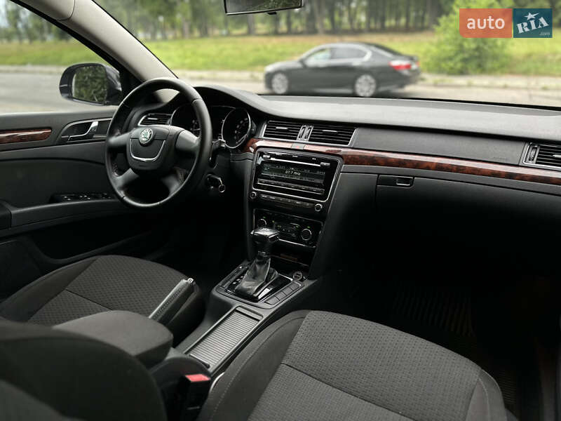 Лифтбек Skoda Superb 2011 в Василькове