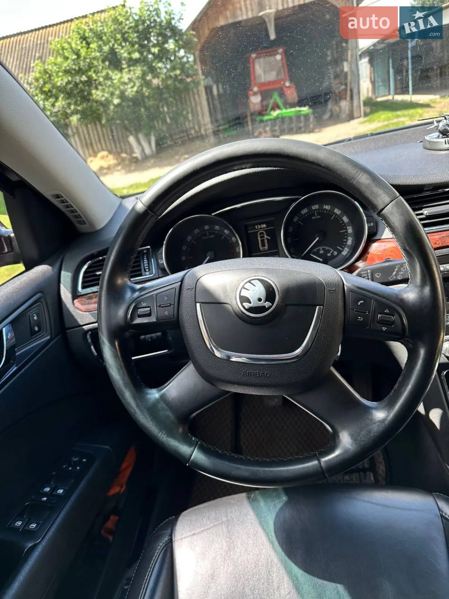 2010 Skoda Superb - мініатюра 19