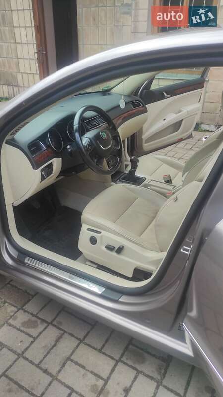 Лифтбек Skoda Superb 2011 в Нежине