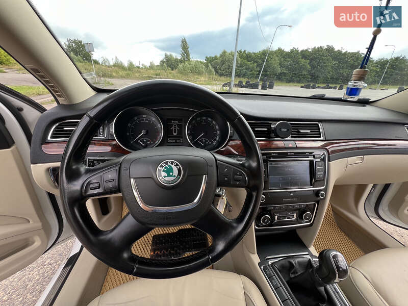 Универсал Skoda Superb 2010 в Винниках