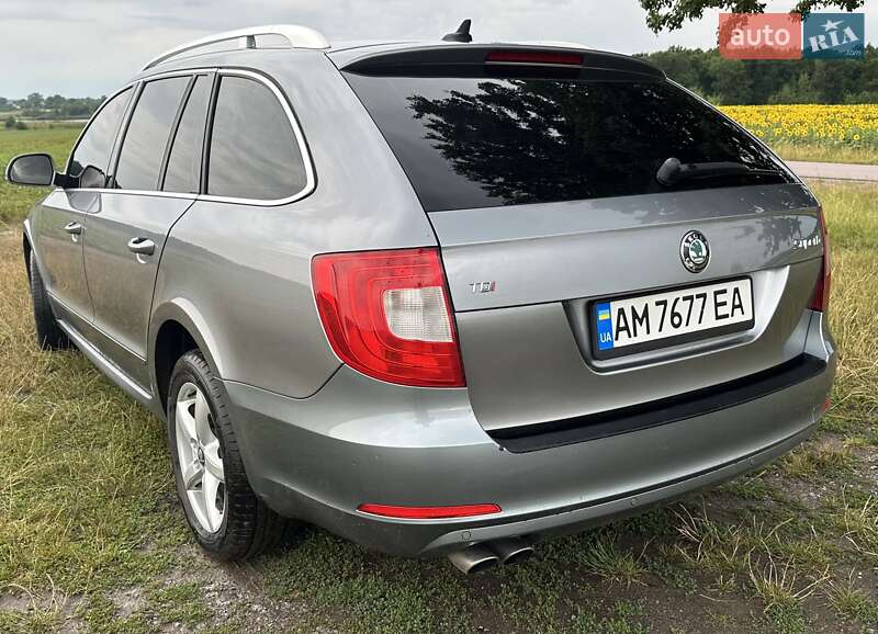 Універсал Skoda Superb 2010 в Житомирі