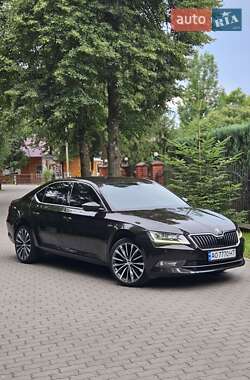 Лифтбек Skoda Superb 2015 в Сваляве
