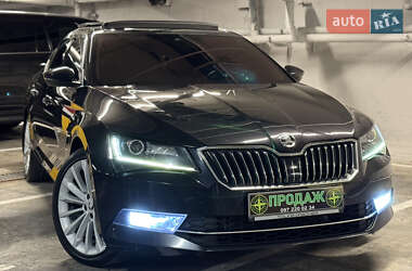 Лифтбек Skoda Superb 2017 в 