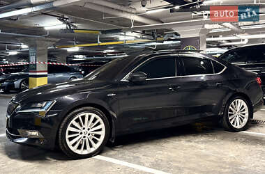 Лифтбек Skoda Superb 2017 в 