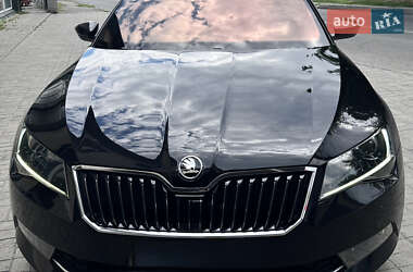 Лифтбек Skoda Superb 2017 в 