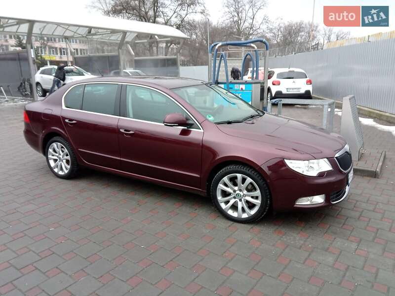 Лифтбек Skoda Superb 2009 в 
