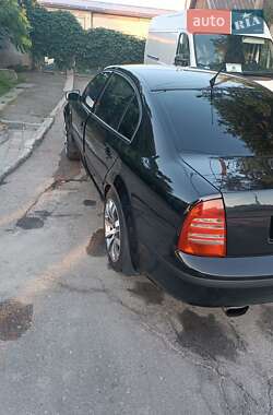 Лифтбек Skoda Superb 2006 в 