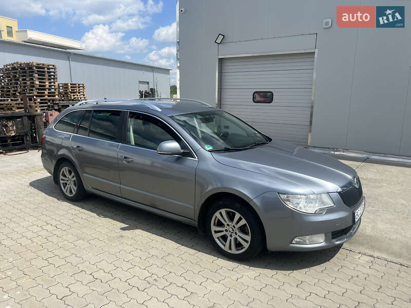 Универсал Skoda Superb 2011 в Львове