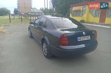 Лифтбек Skoda Superb 2004 в 