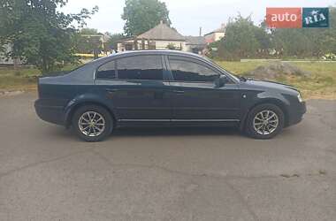 Лифтбек Skoda Superb 2004 в 