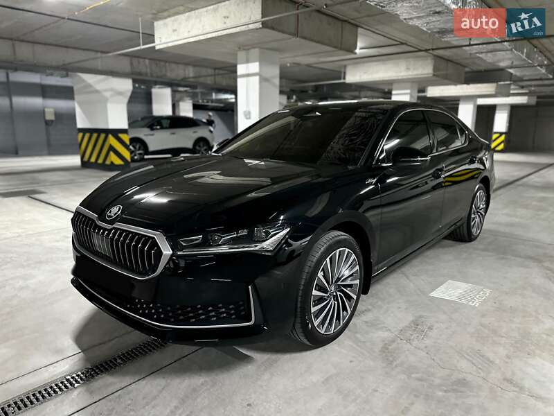 Skoda Superb 2025
