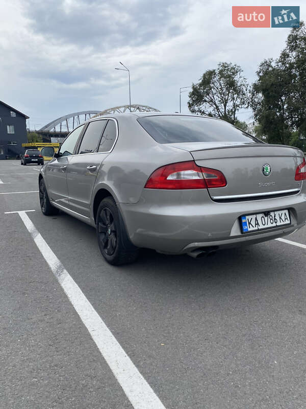 Лифтбек Skoda Superb 2012 в Киеве