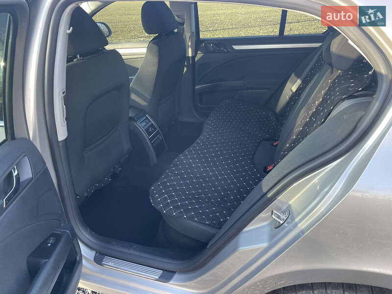 Лифтбек Skoda Superb 2013 в Синельниково