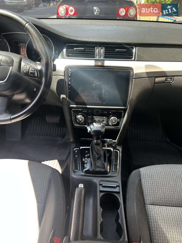 Универсал Skoda Superb 2012 в Черновцах