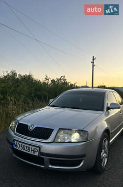 Лифтбек Skoda Superb 2006 в Хусте