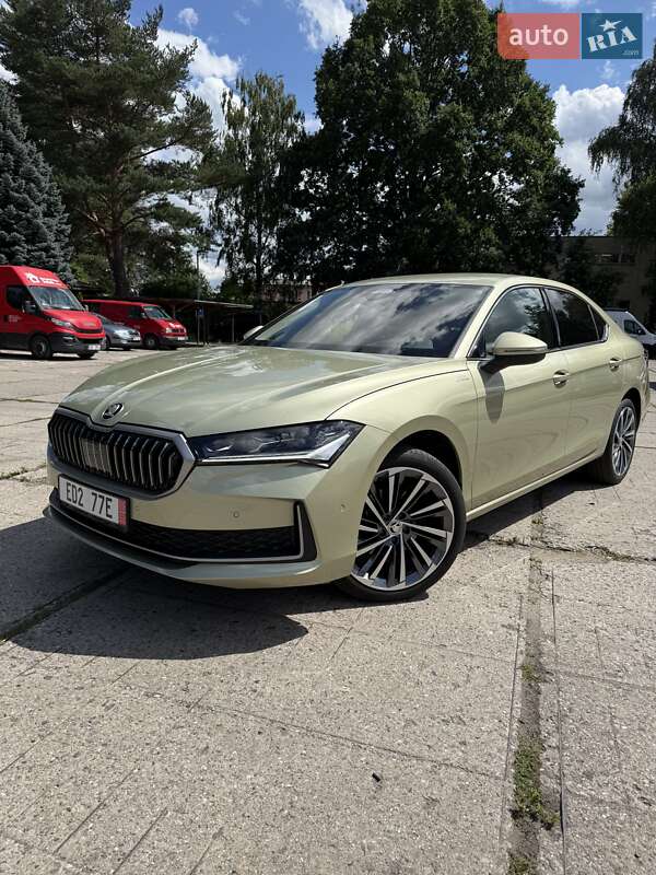 Лифтбек Skoda Superb 2024 в Львове