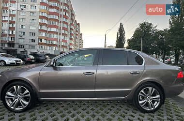Лифтбек Skoda Superb 2012 в 