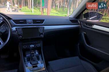 Лифтбек Skoda Superb 2017 в 