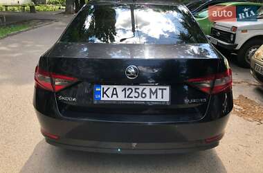 Лифтбек Skoda Superb 2017 в 