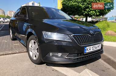 Лифтбек Skoda Superb 2017 в 