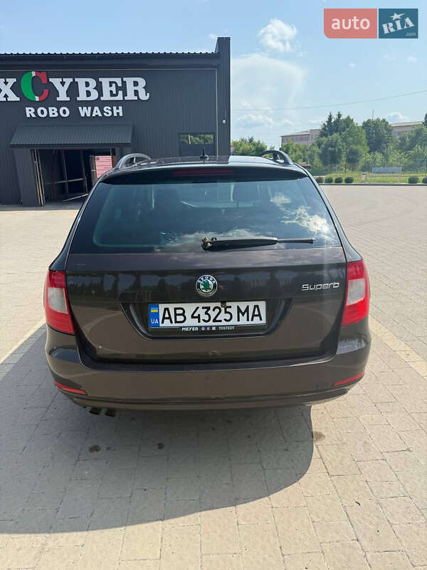 Универсал Skoda Superb 2010 в Дрогобыче