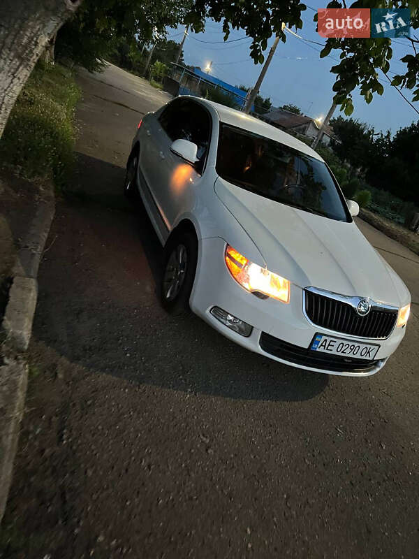 Skoda Superb 2011
