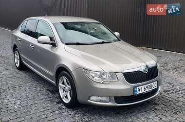 Лифтбек Skoda Superb 2009 в Софиевской Борщаговке