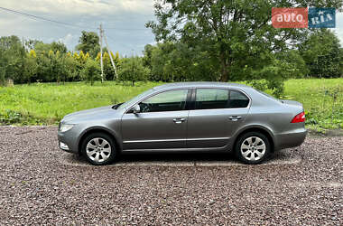Лифтбек Skoda Superb 2012 в 