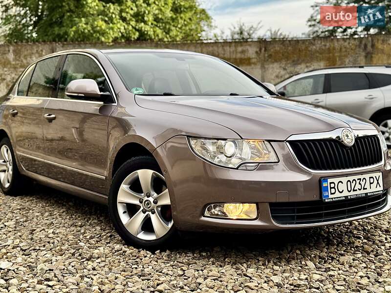 Лифтбек Skoda Superb 2010 в 