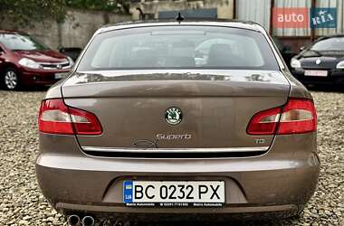 Лифтбек Skoda Superb 2010 в 