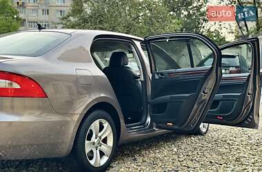 Лифтбек Skoda Superb 2010 в 