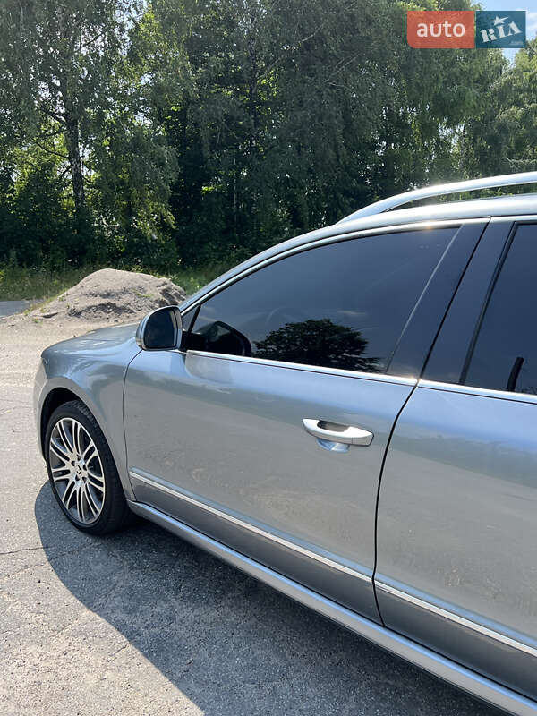 Универсал Skoda Superb 2011 в Казатине
