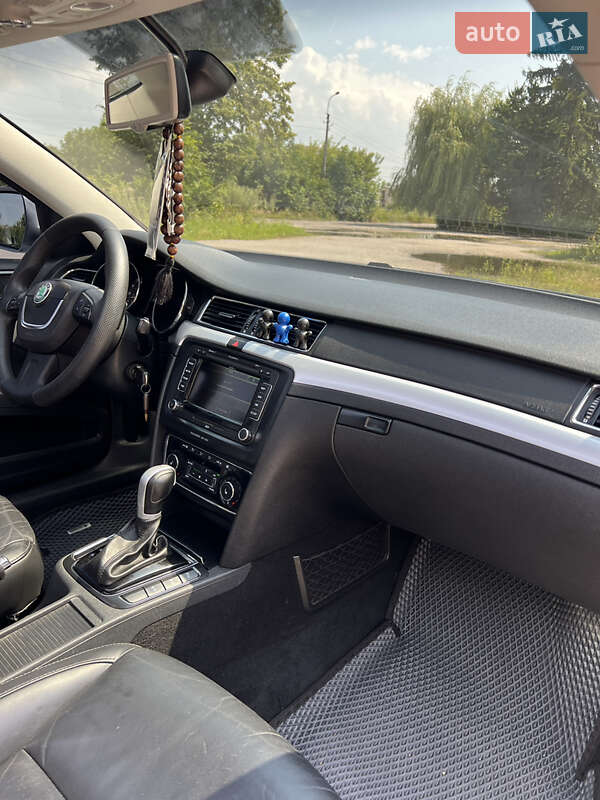 Универсал Skoda Superb 2011 в Казатине