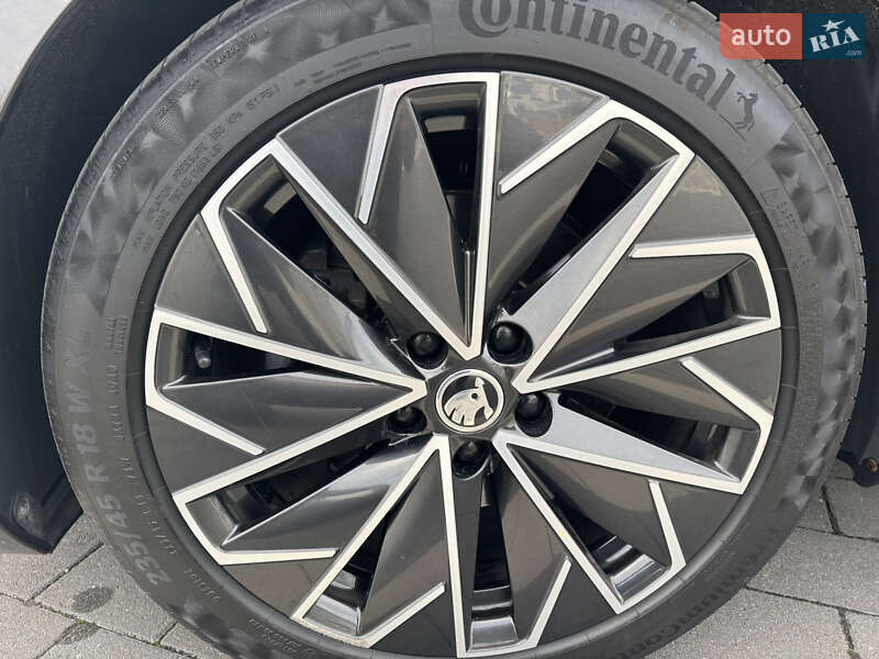 Універсал Skoda Superb 2019 в Мукачевому