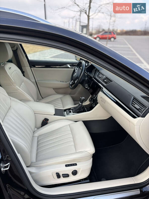 Універсал Skoda Superb 2019 в Мукачевому